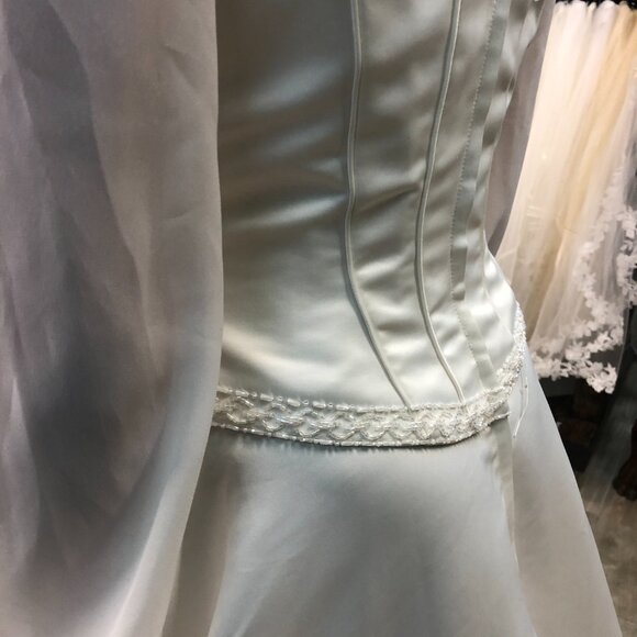 Bridgerton Wedding Dress, BELL LONG SLEEVE, Square Scoop Neck, Aline Ballgown - Picture 9 of 15